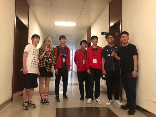 Team Liquid 官方将 kamyk 置于替补席